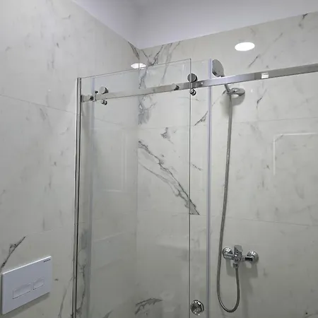 In 094 Apartment