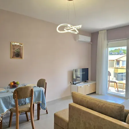 By The Sea In 094 Appartement Golem (Tirana)