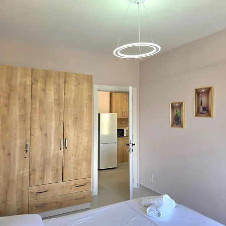 In 094 * Golem (Tirana)