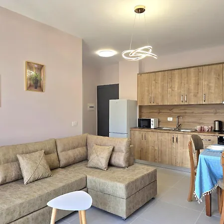 In 094 * Golem (Tirana)