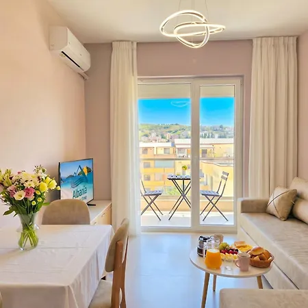 Apartment By The Sea In 094