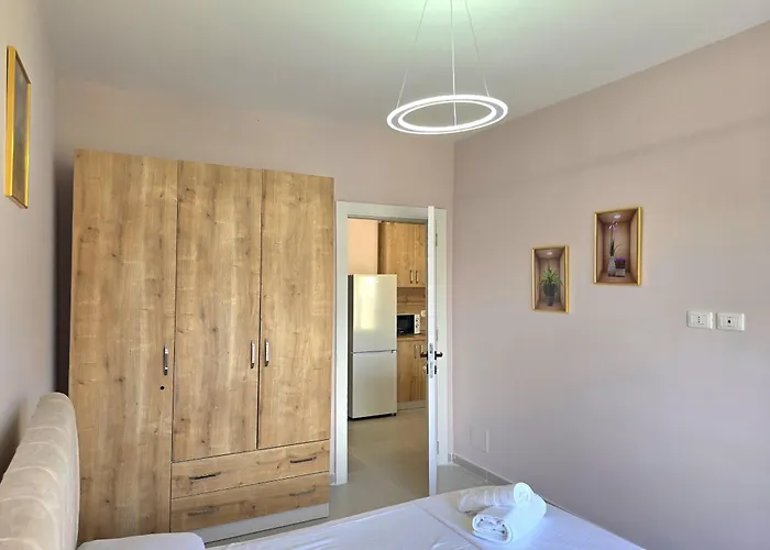 In 094 * Golem (Tirana)